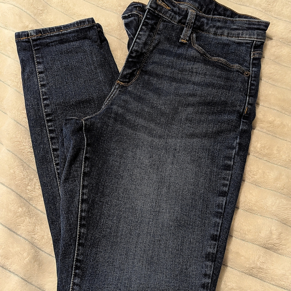 High Rise Universal Thread Jeans